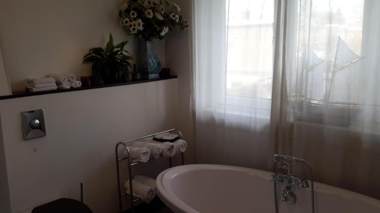 Place 2 Be Bed and Breakfast Eindhoven Esterno foto